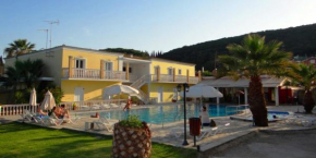 Отель Nikki's Studios & Apartments  Мораитика
